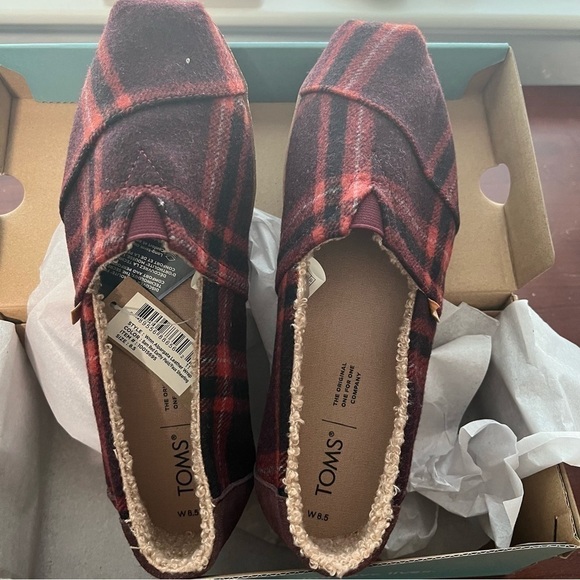 Toms Alpargata Leather
Wrap
Barn Red Earthy
Plaid/Faux Shearling, New With Box - Picture 4 of 8